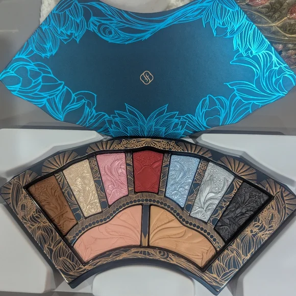 Florasis Beijing Opera eyeshadow palette - Picture 4 of 6